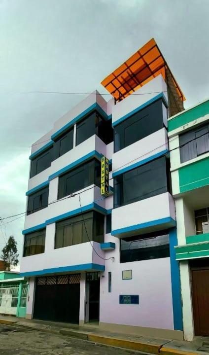 Hostal Los Pinos Уанкайо Экстерьер фото