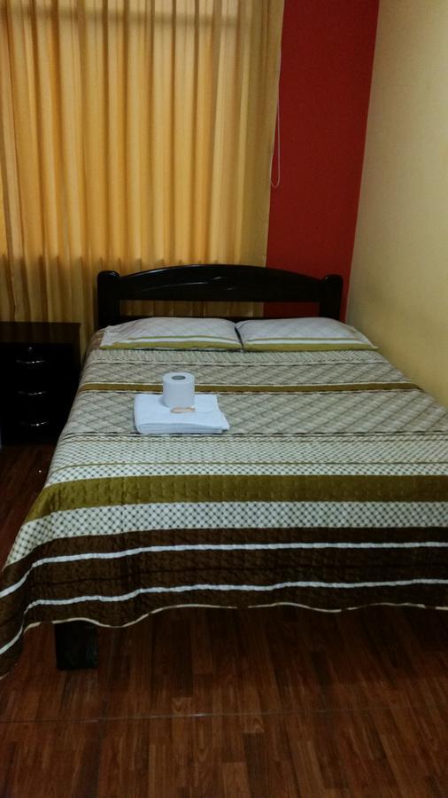 Hostal Los Pinos Уанкайо Экстерьер фото